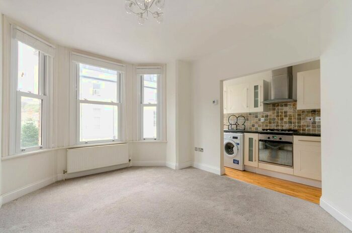 2 Bedroom Flat To Rent In Waldegrave Road, Crystal Palace, London, SE19