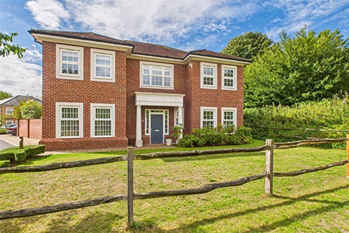 5 Bedroom Detached House To Rent In Grange Walk, Littlewick Green, Maidenhead, Berkshire, SL6