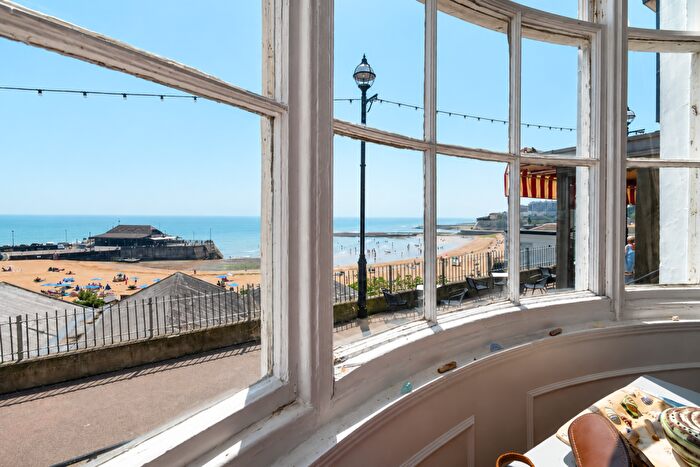 2 Bedroom Flat For Sale In Eldon Place, Broadstairs, CT10