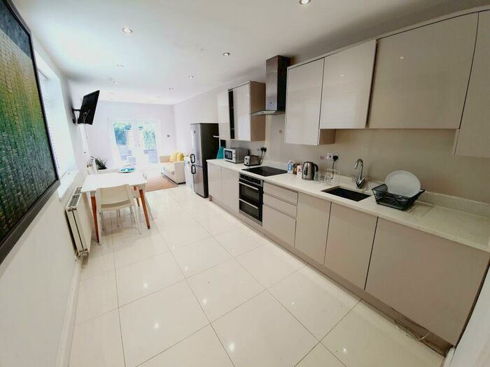 2 Bedroom Apartment To Rent In Stanmore Road, Birmingham, B16