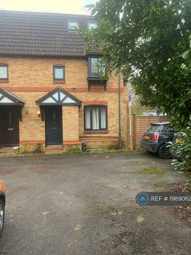 2 Bedroom Semi-Detached House To Rent In Suffolk Drive, Burpham Guildford, GU4