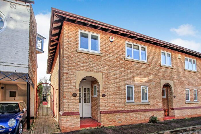 3 Bedroom End Of Terrace House To Rent In Saxon Street, Cambridge, CB2