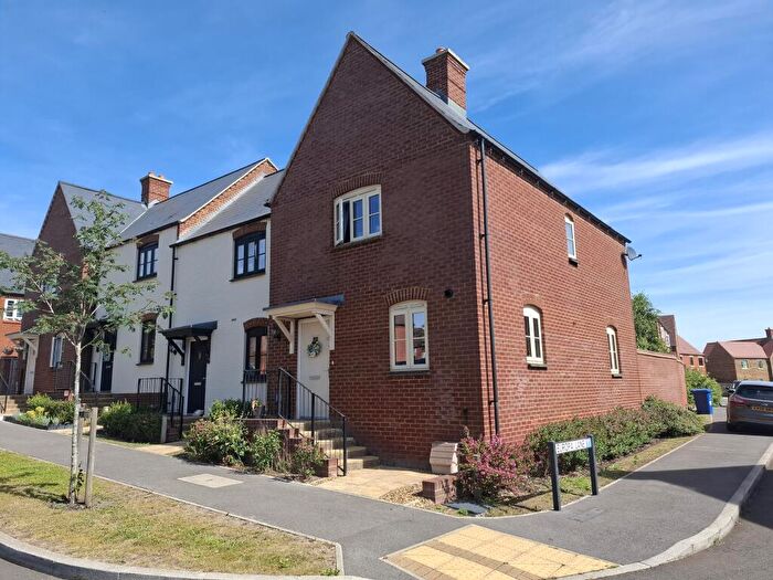 3 Bedroom End Of Terrace House For Sale In Juno Crescent, Brackley, NN13