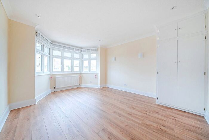 4 Bedroom Semi-Detached House To Rent In Oxford Crescent, New Malden, KT3