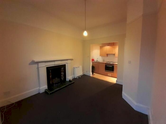 2 Bedroom Flat To Rent In High Street, Crieff PH7