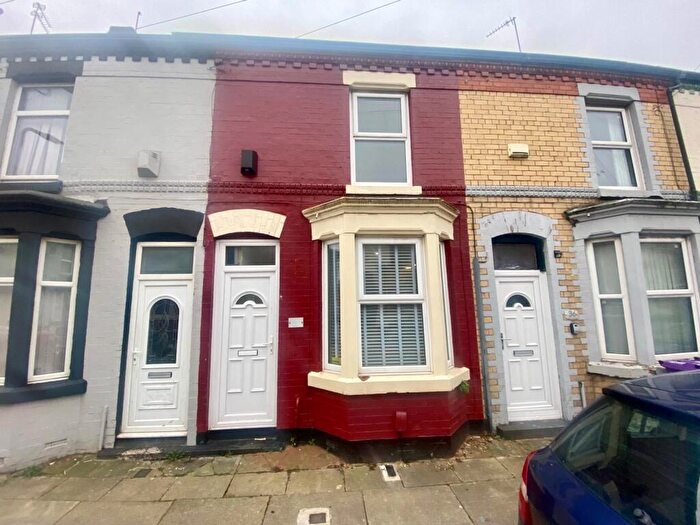 2 Bedroom Terraced House To Rent In Hinton Street, L6