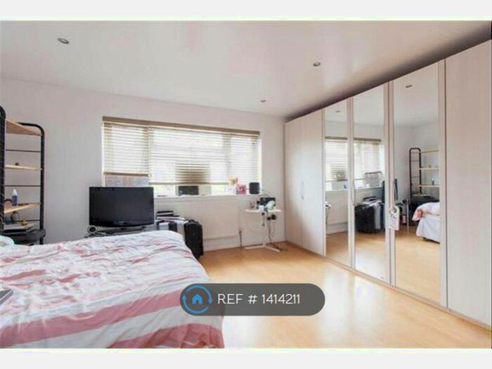 5 Bedroom Terraced House To Rent In Bollo Bridge Road, London, W3