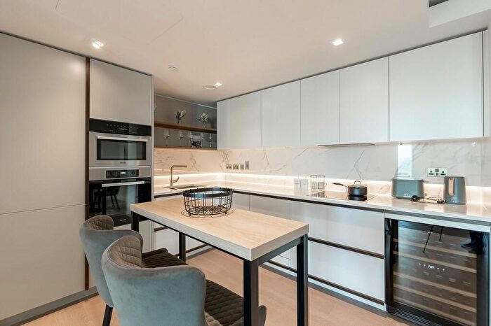 2 Bedroom Flat To Rent In Dunstable Place, Luton, LU1