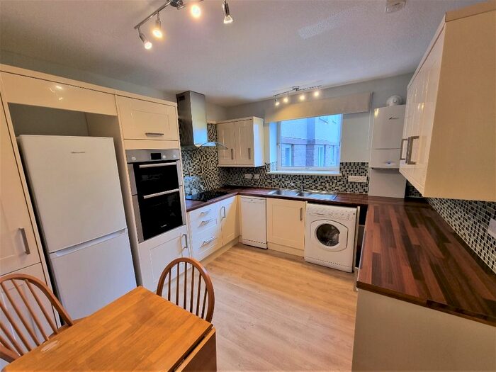 2 Bedroom Flat To Rent In Hilton Heights, Hilton, Aberdeen, AB24