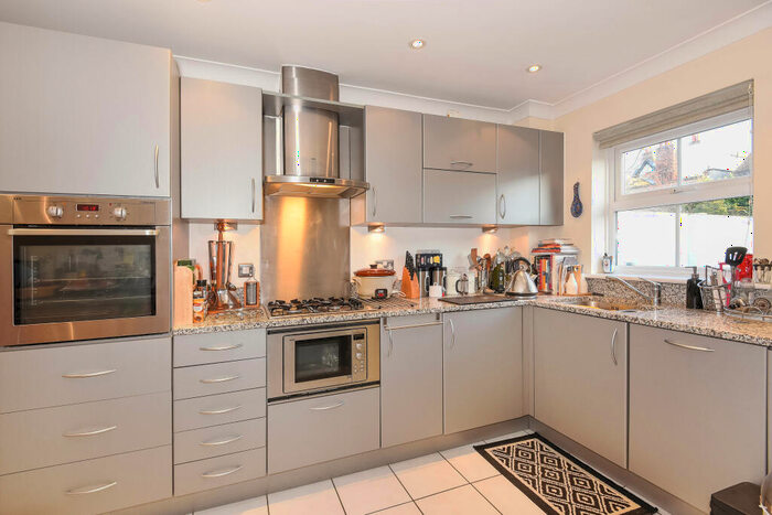 2 Bedroom Flat To Rent In Grove Street, Oxford, OX2