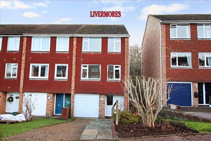 4 Bedroom Town House To Rent In Green Way, Tunbridge Wells, TN2