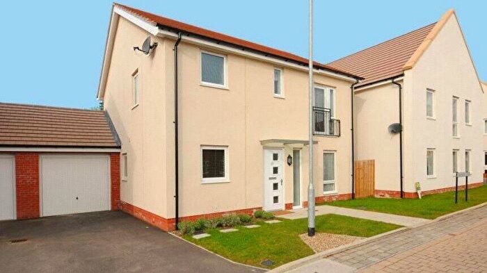 4 Bedroom Detached House To Rent In Tornado Chase, Bracknell, Berkshire, RG12