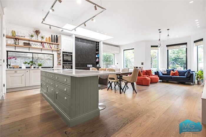 6 Bedroom Semi-Detached House For Sale In Windsor Road, Finchley, London, N3