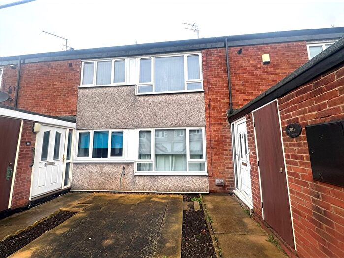 2 Bedroom Flat To Rent In Kings Crescent, WF8