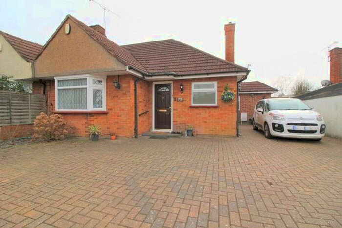 3 Bedroom Semi-Detached Bungalow To Rent In Jordans Way, Bricket Wood, St.Albans AL2
