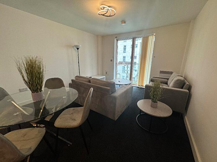 2 Bedroom Apartment To Rent In Hornbeam Way, Manchester, M4