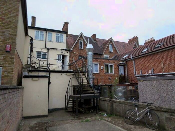 4 Bedroom Flat To Rent In Cowley Road, Oxford, Oxford, OX4