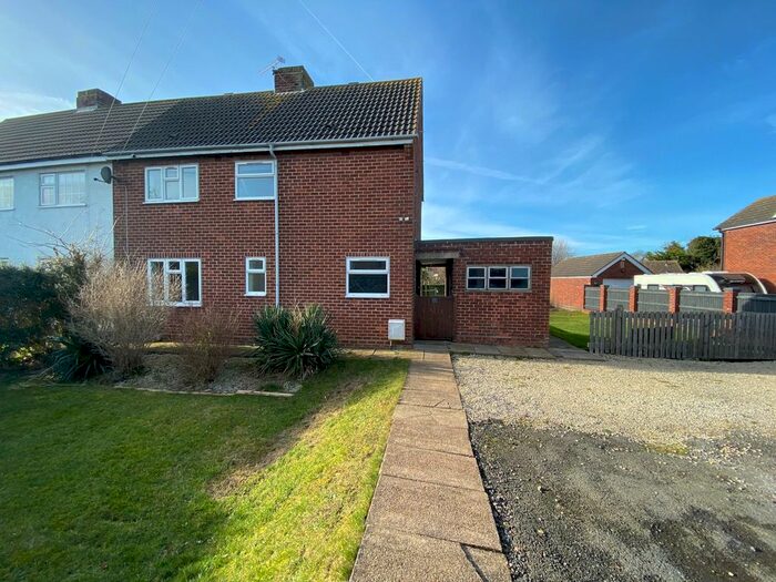 3 Bedroom Semi-Detached House To Rent In Tetney Road, Humberston DN36