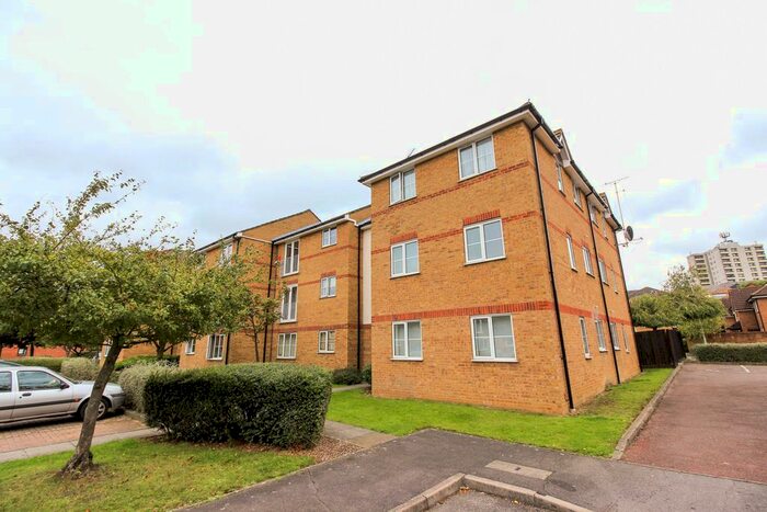 1 Bedroom Flat To Rent In Beaufort Close, London, E4
