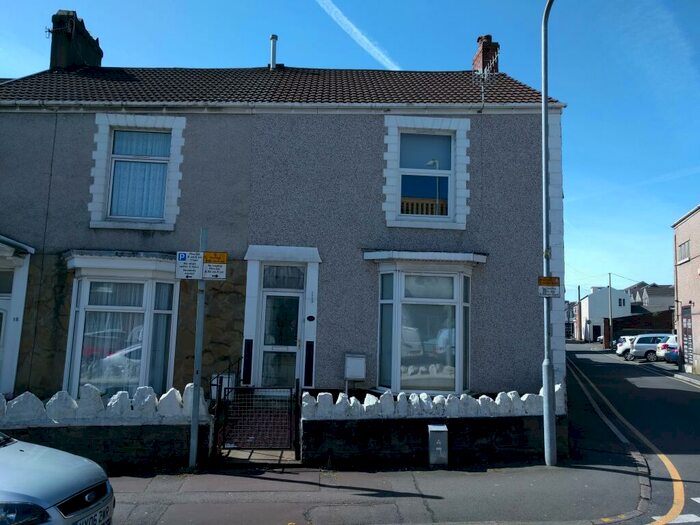 5 Bedroom House To Rent In Nicholl Street, City Centre, Swansea, SA1