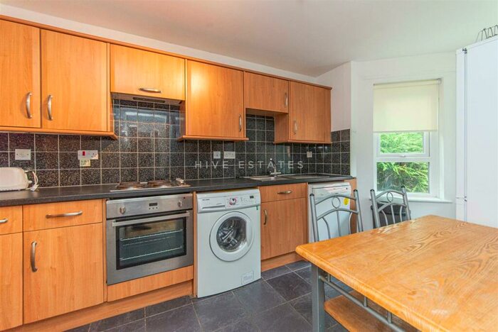 2 Bedroom Flat To Rent In Orchard Place, Jesmond, Newcastle Upon Tyne, NE2