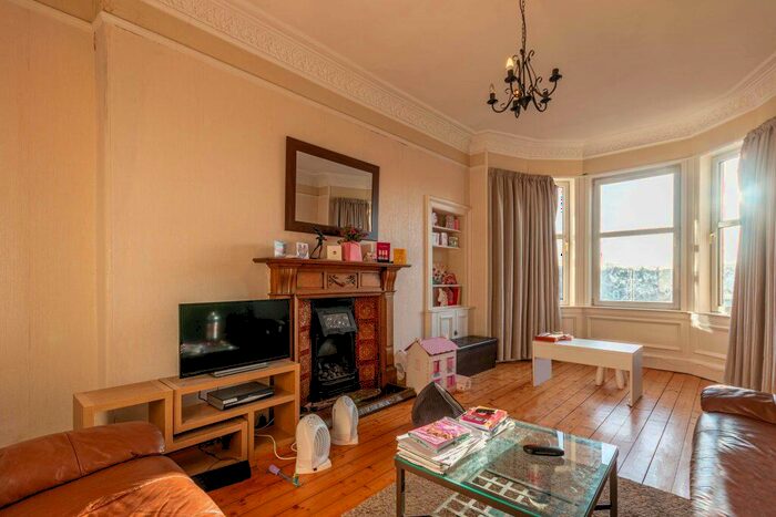 2 Bedroom Flat To Rent In L &#; Cowan Road, Edinburgh, EH11