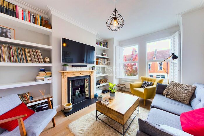 3 Bedroom Maisonette To Rent In Briscoe Road, London SW19
