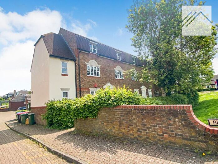 2 Bedroom Apartment For Sale In Blackthorn Court, Langdon Hills, SS16