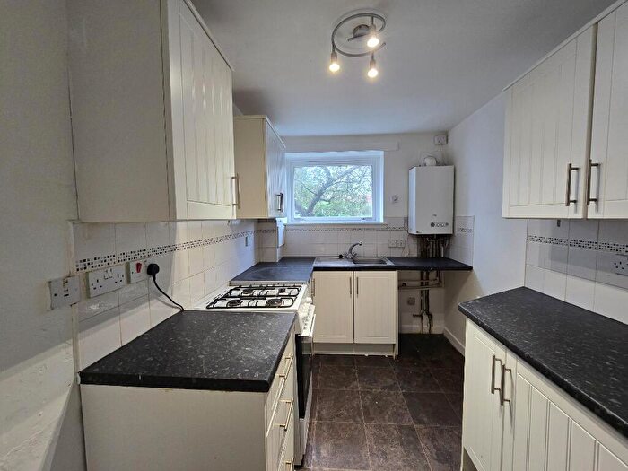 2 Bedroom Flat To Rent In Balcurvie Road, Easterhouse, Glasgow, G34