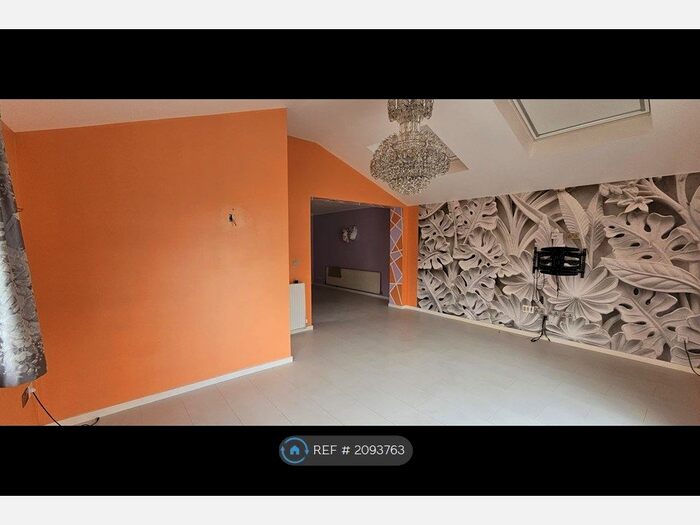 3 Bedroom Semi-Detached House To Rent In Cherry Tree Walk, Stretford, Manchester, M32