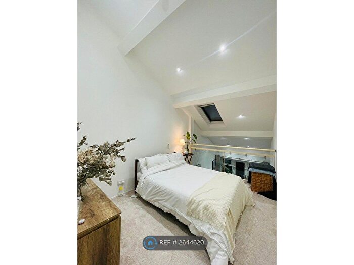 1 Bedroom Flat To Rent In Manhattan Building, London, E3