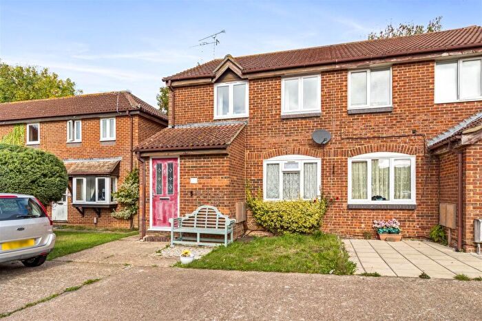 1 Bedroom Flat For Sale In Corfe Close, Worthing, BN13