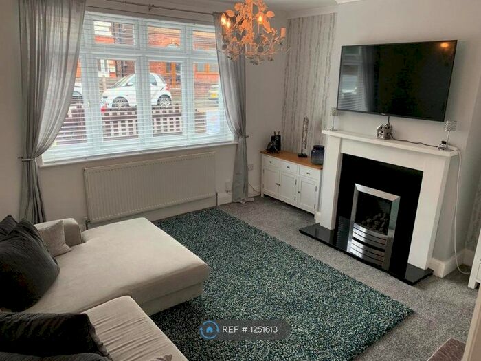 2 Bedroom Semi-Detached House To Rent In Meadow Road, Ripley DE5