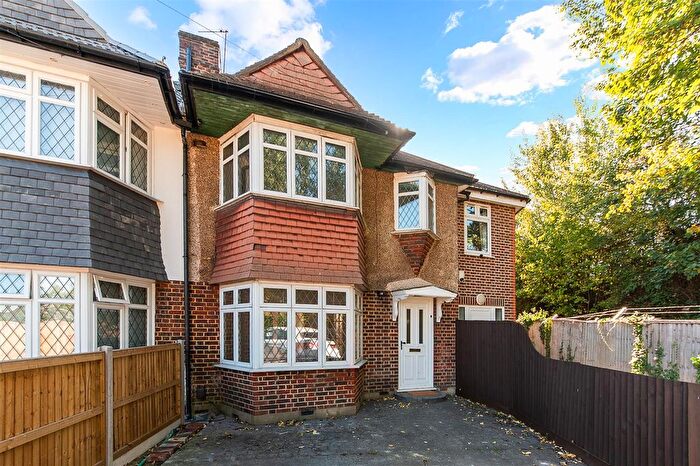 3 Bedroom Terraced House To Rent In Hatherleigh Close, Morden, SM4