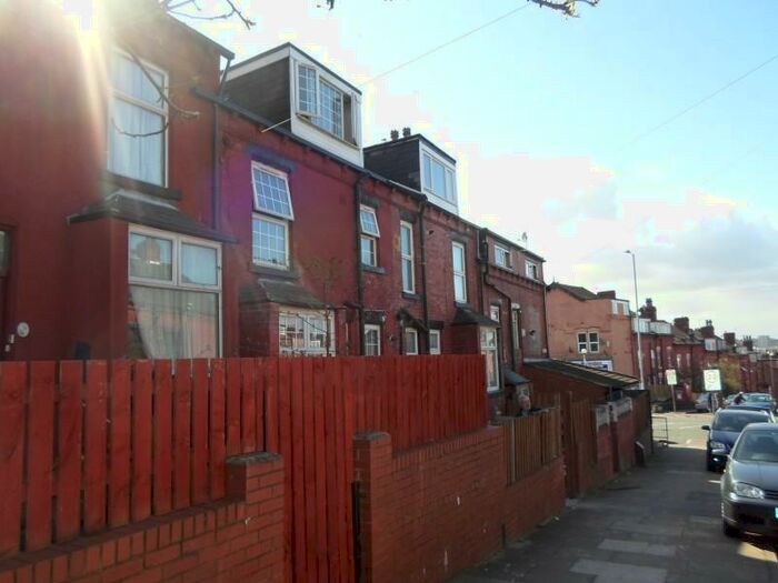 2 Bedroom Terraced House To Rent In Conway View, Leeds, LS8