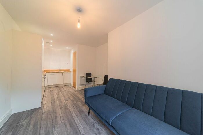 1 Bedroom Flat To Rent In Queen Street, City Centre, Sheffield, S1