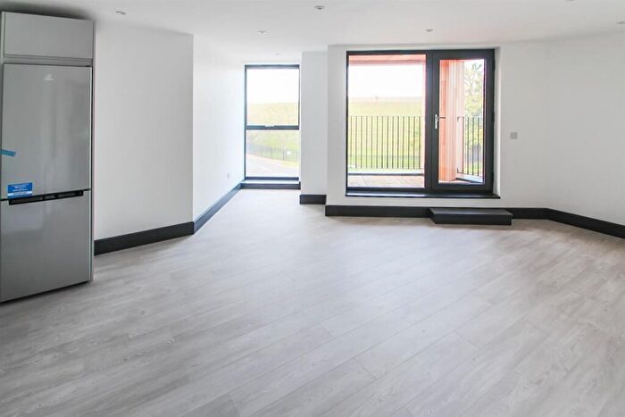 2 Bedroom Apartment To Rent In Molesey Road, West Molesey, KT8