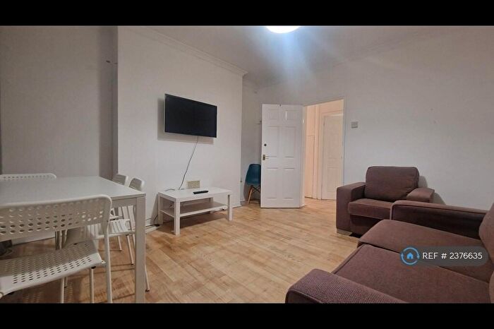 4 Bedroom Flat To Rent In Congreve House, London, N16