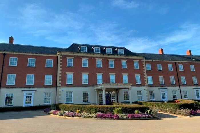 2 Bedroom Flat To Rent In Kensington Oval, Lichfield, WS13