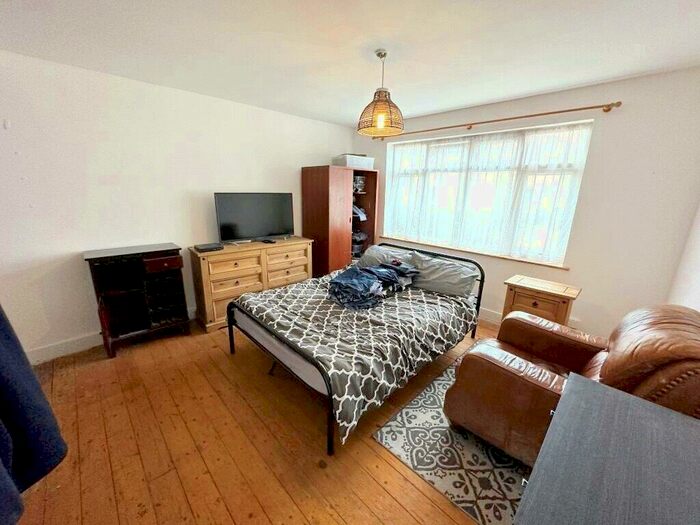 1 Bedroom Flat To Rent In Kings Road, London Colney, St. Albans, Hertfordshire, AL2