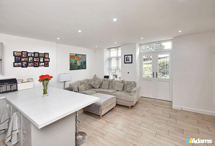 1 Bedroom Flat For Sale In Old Library House, High Street, Frodsham, Cheshire, WA6