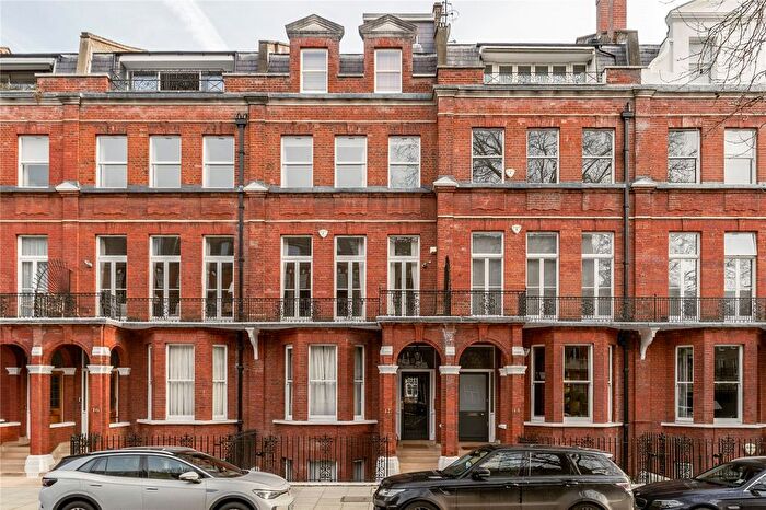 2 Bedroom Flat To Rent In Cheyne Gardens, Chelsea, SW3