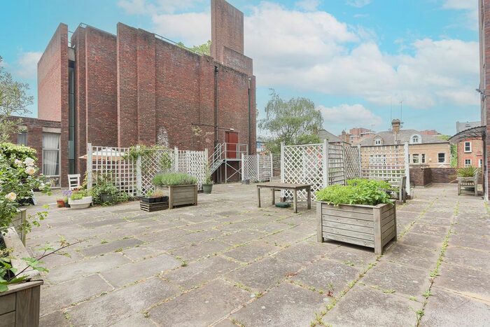 1 Bedroom Flat To Rent In Parkgate Road, Battersea, SW11