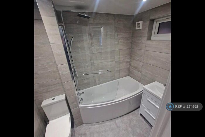 3 Bedroom Flat To Rent In Kinghorne Walk, Dundee, DD3
