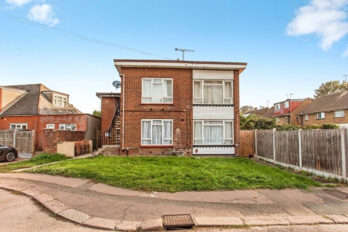 1 Bedroom Flat For Sale In Norwich Close, Southend-On-Sea, Essex, SS2