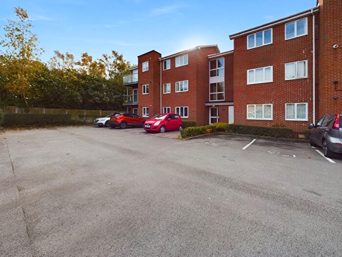 2 Bedroom Flat To Rent In Sunny Bank, Stoke-On-Trent, ST6