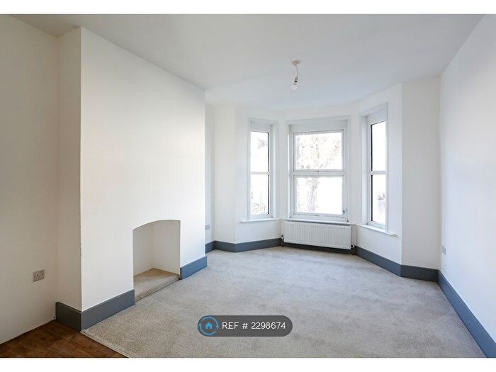 1 Bedroom Flat To Rent In Coolinge Road, Folkestone, CT20