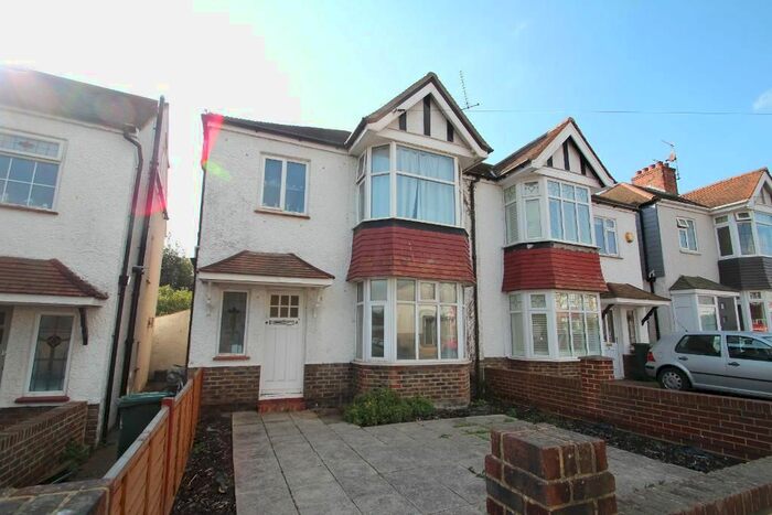 1 Bedroom Flat To Rent In Amherst Crescent, Hove, BN3