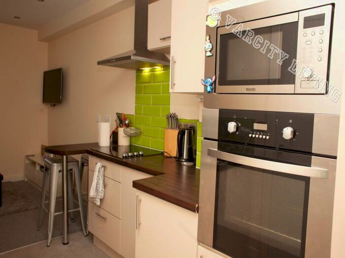 1 Bedroom Flat To Rent In High Street, Bangor, Gwynedd, LL57