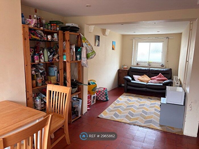 4 Bedroom Terraced House To Rent In Queens Park Road, Brighton, BN2